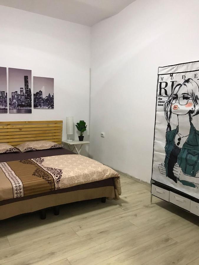 Large Apartment City Centre Bucureşti Ngoại thất bức ảnh
